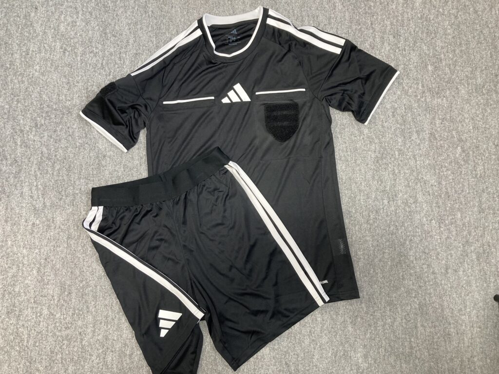 アディダス審判服2026の上下セット