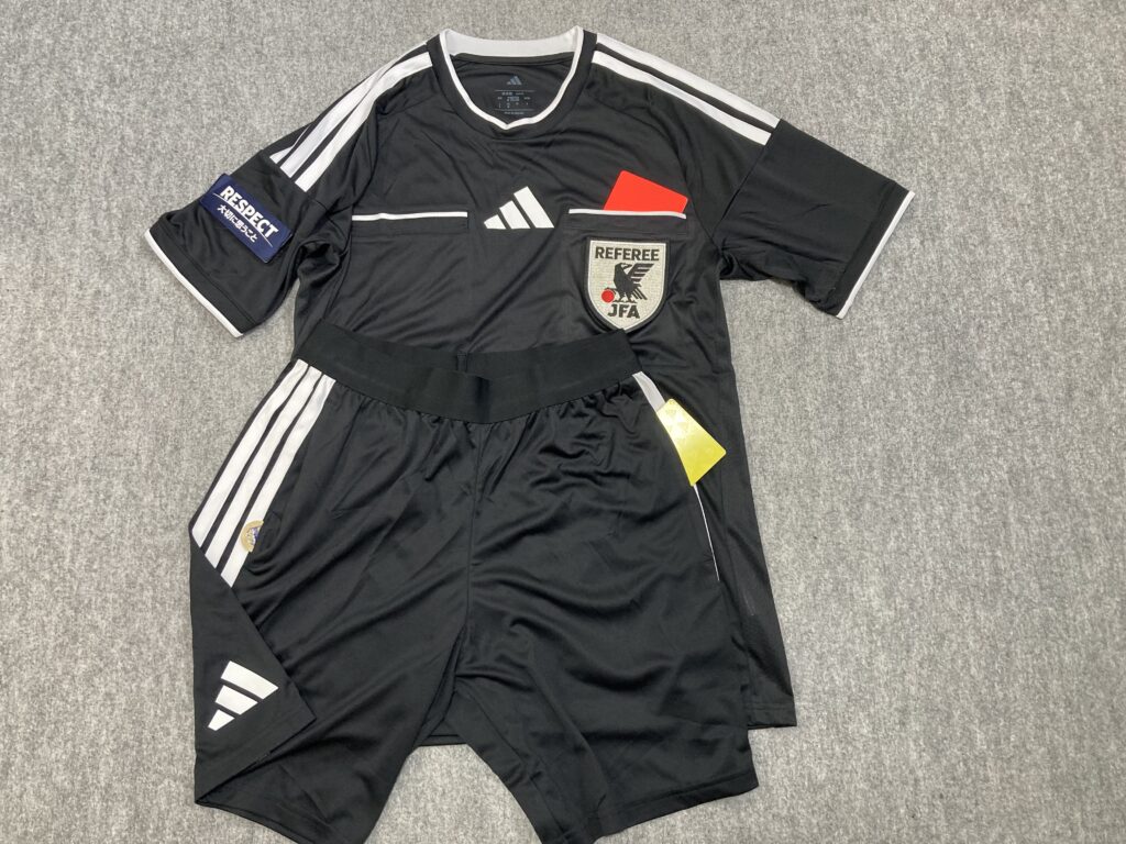 2026モデルのシャツパンツ写真